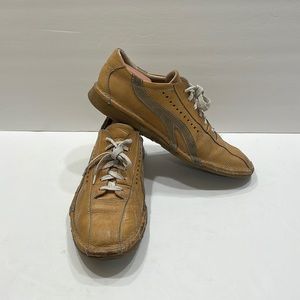 No brand very cool design tan color shoes size 10